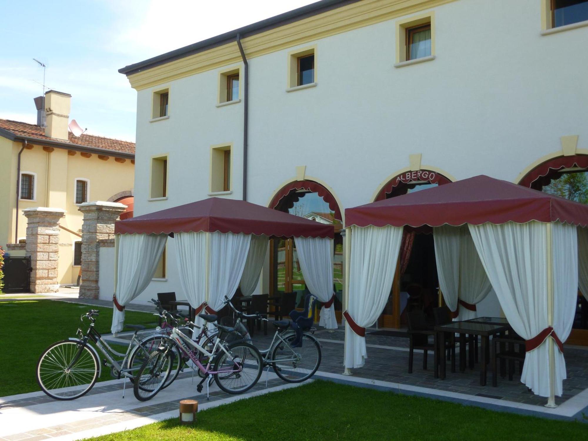 Albergo Antica Corte Marchesini Campagna Lupia Zewnętrze zdjęcie