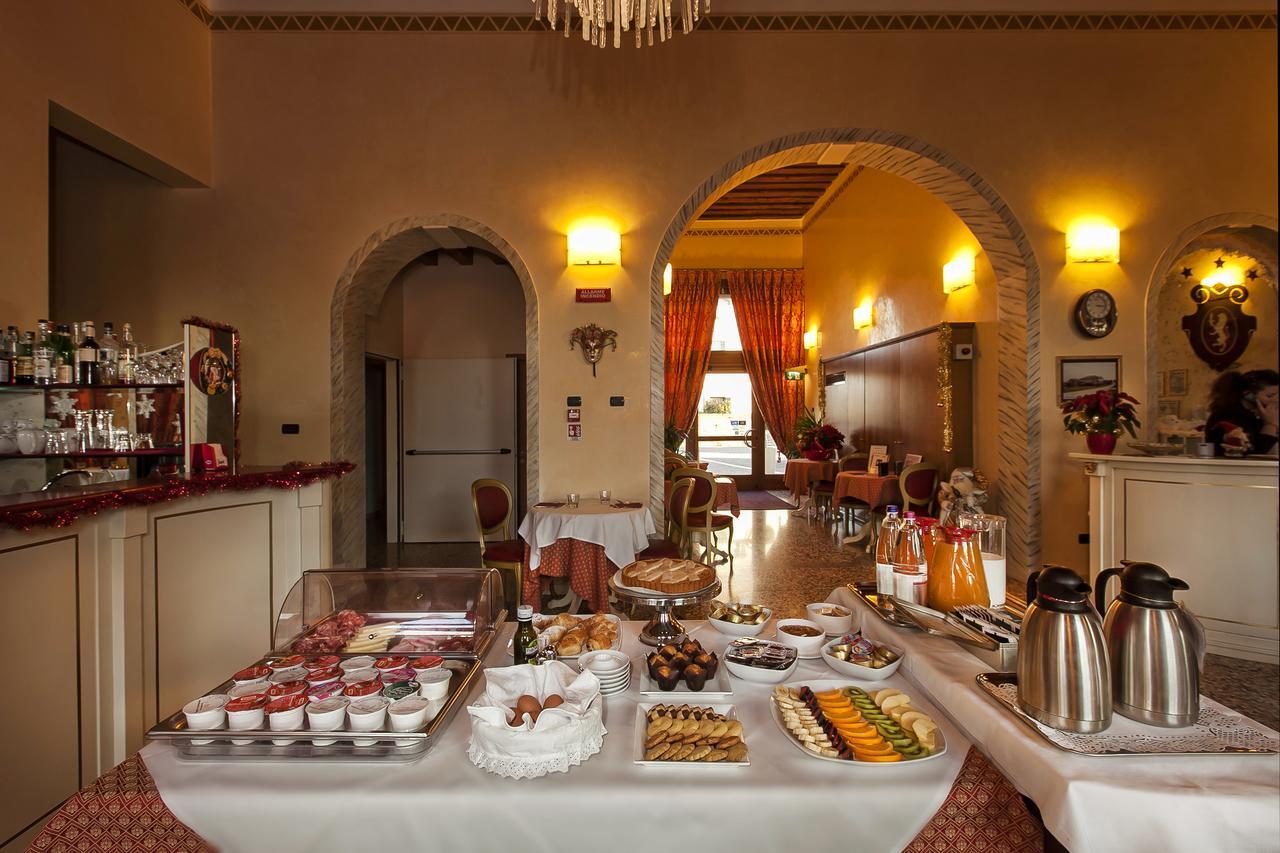 Albergo Antica Corte Marchesini Campagna Lupia Zewnętrze zdjęcie